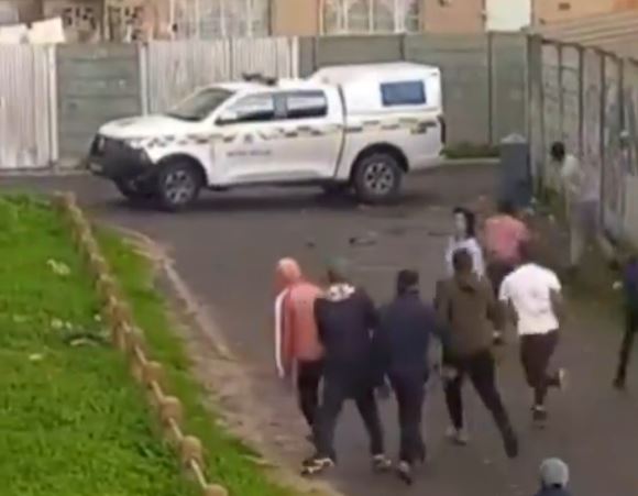 Violence Erupts Between Hanover Park Residents and City of Cape Town Cops