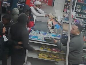 Robbery at Lotus River Winkel Caught on Camera